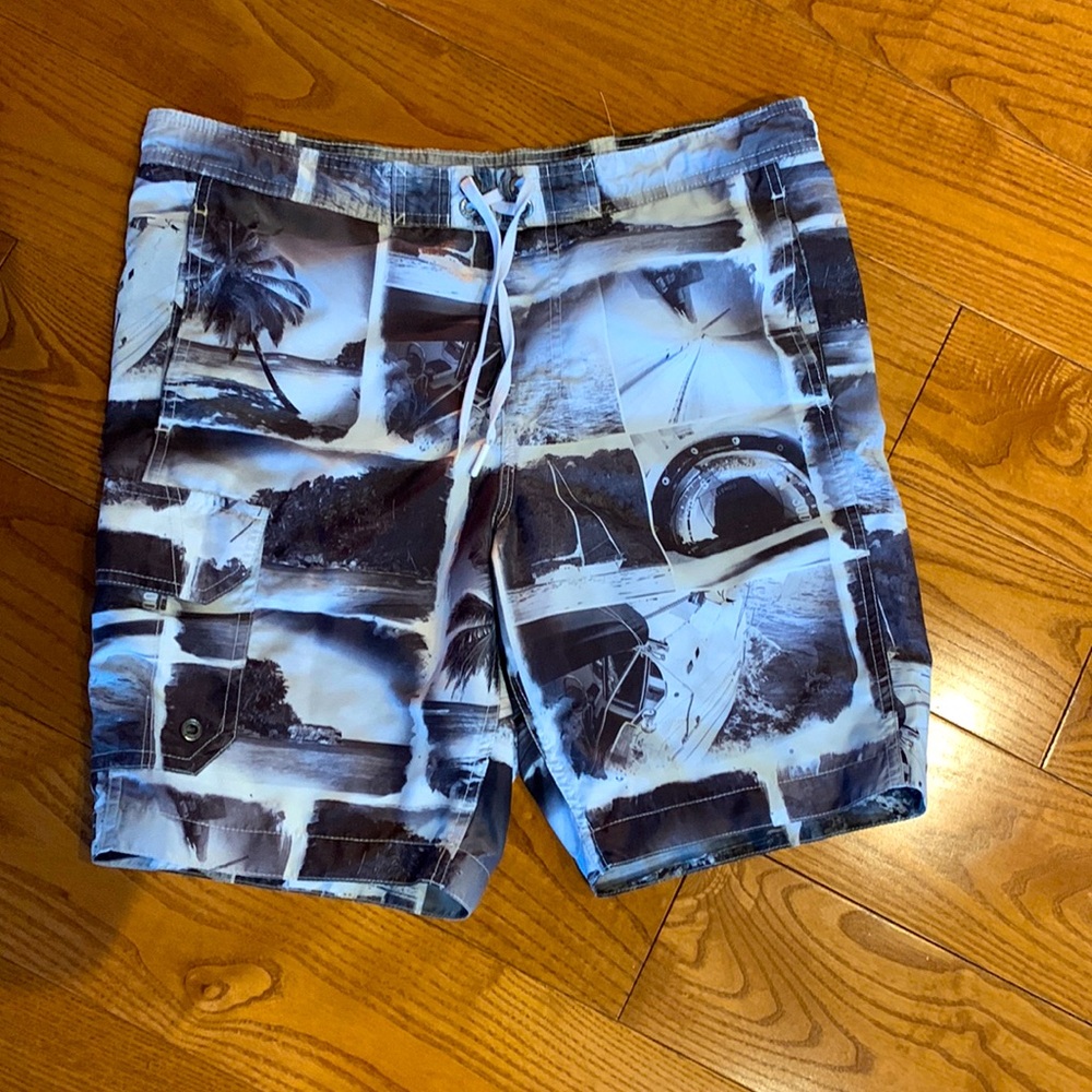 💛2/$20 Men’s swim trunks size Small